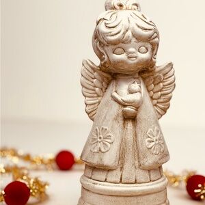 Vintage ANGEL MUSIC BOX/ musical figurine 9.5”